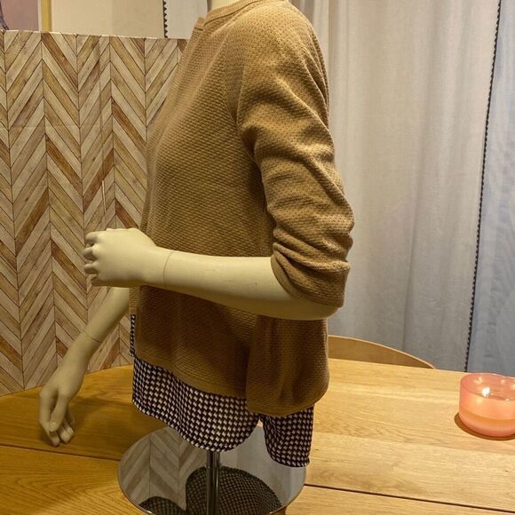 The Limited Women's Tan Knitted 3/4 Sleeves Shirttail Split Back Blouse Size M - Picture 9 of 11